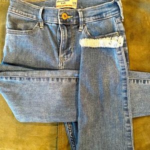Abercrombie & Fitch- Girls pants size 9/10